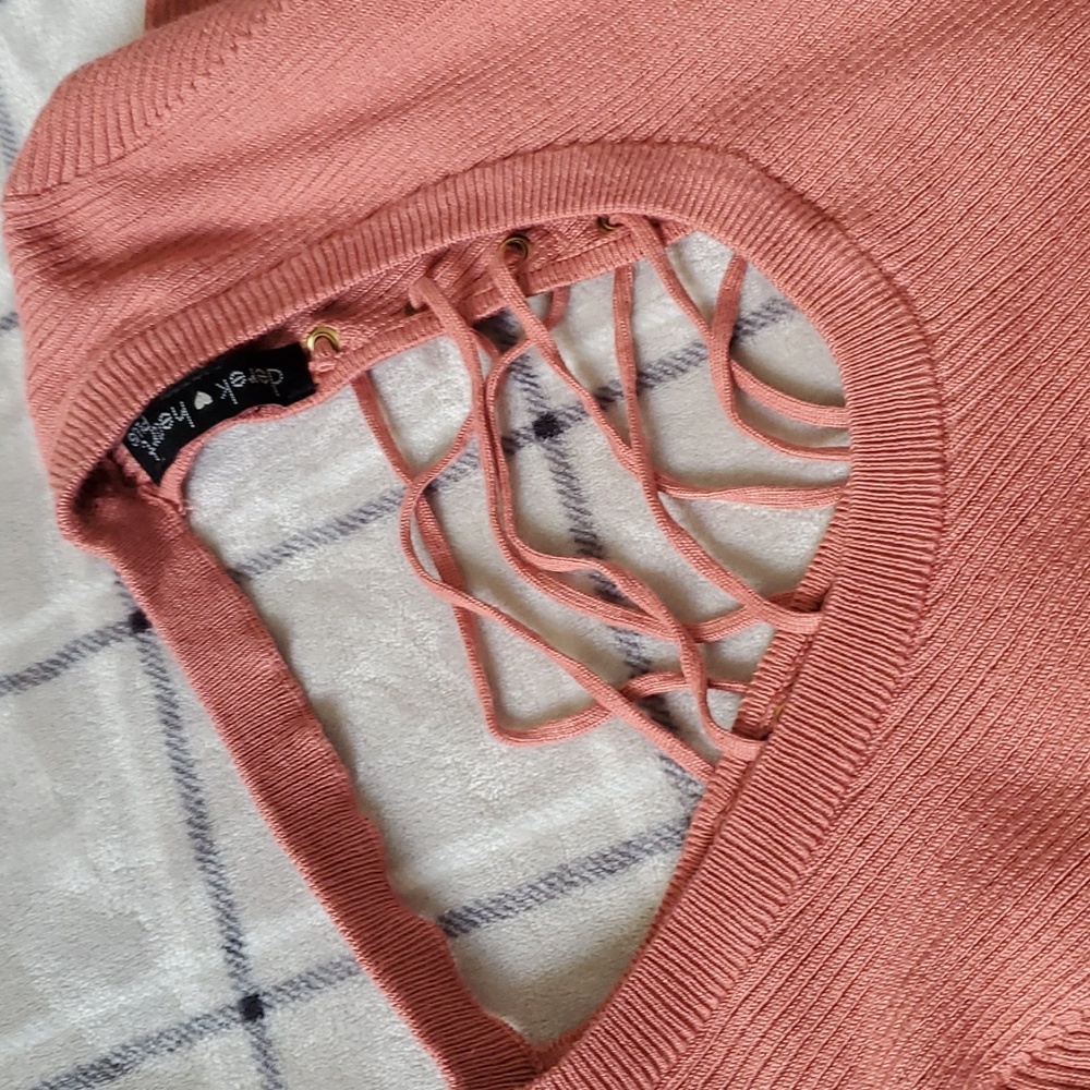 Open Back Sweater - Picture 4 of 7